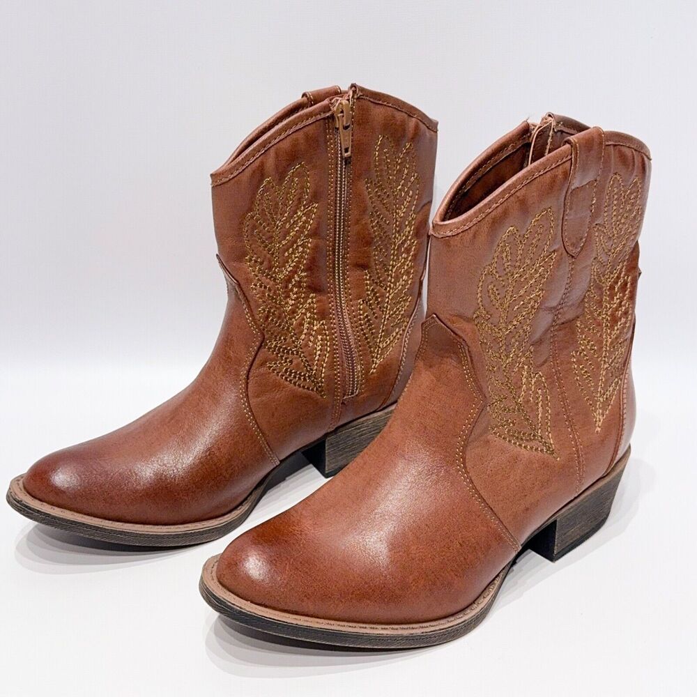 NWOB Coconuts by Matisse ROY Brown Vegan Leather Side Zip Ankle Booties Women 7M